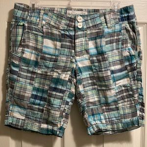 💜💜 Aeropostale Women’s Plaid Bermuda Shorts (Juniors size 5/6)